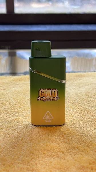Gold Coast Clear 2g disposable vape device
